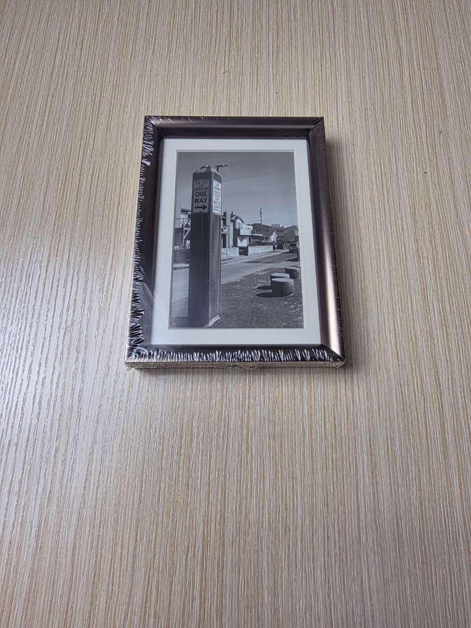 Metal Shadow Box Picture Frame with String Clips