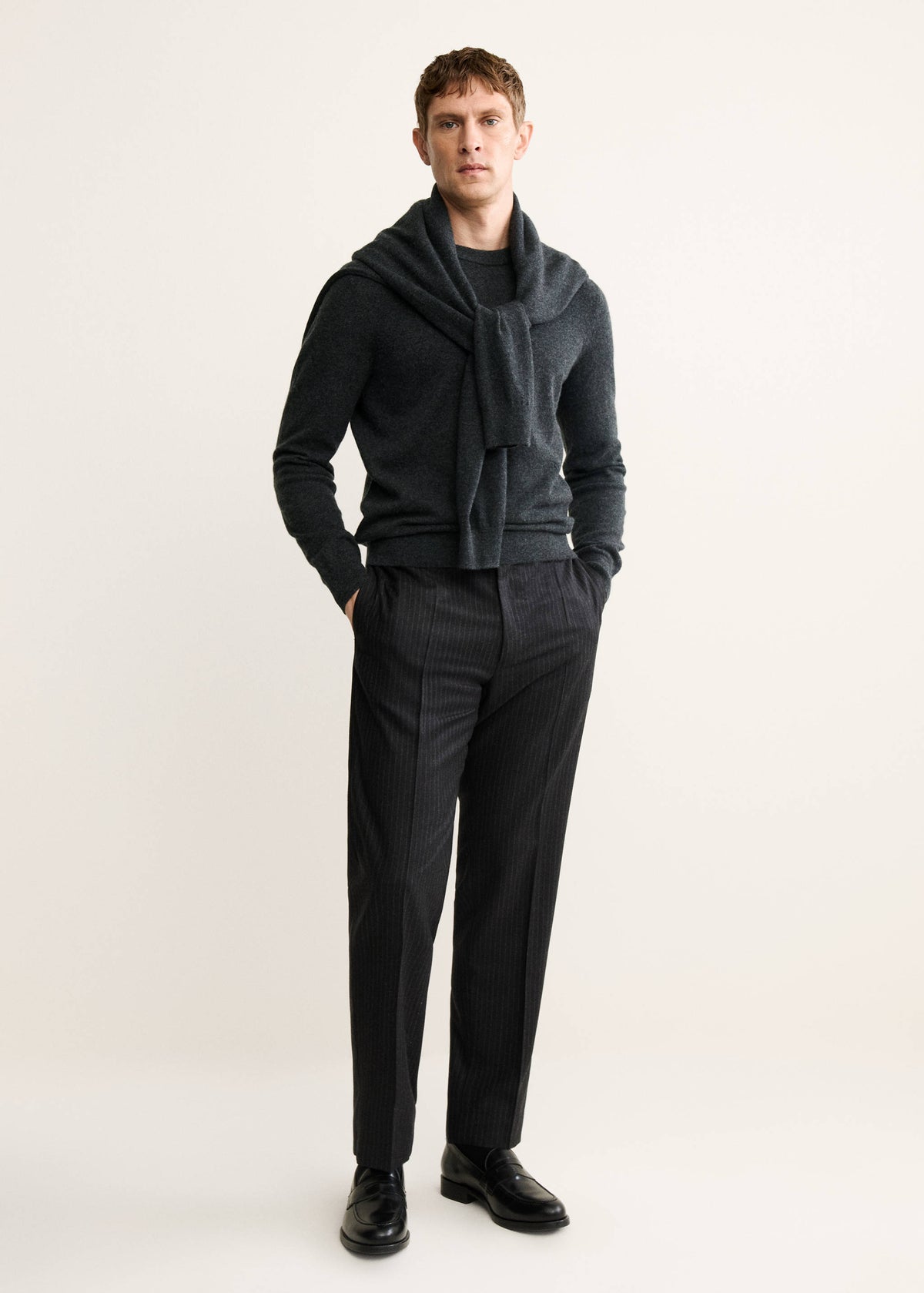 Pure Cashmere Crew Neck Jumper in Charcoal - view 02