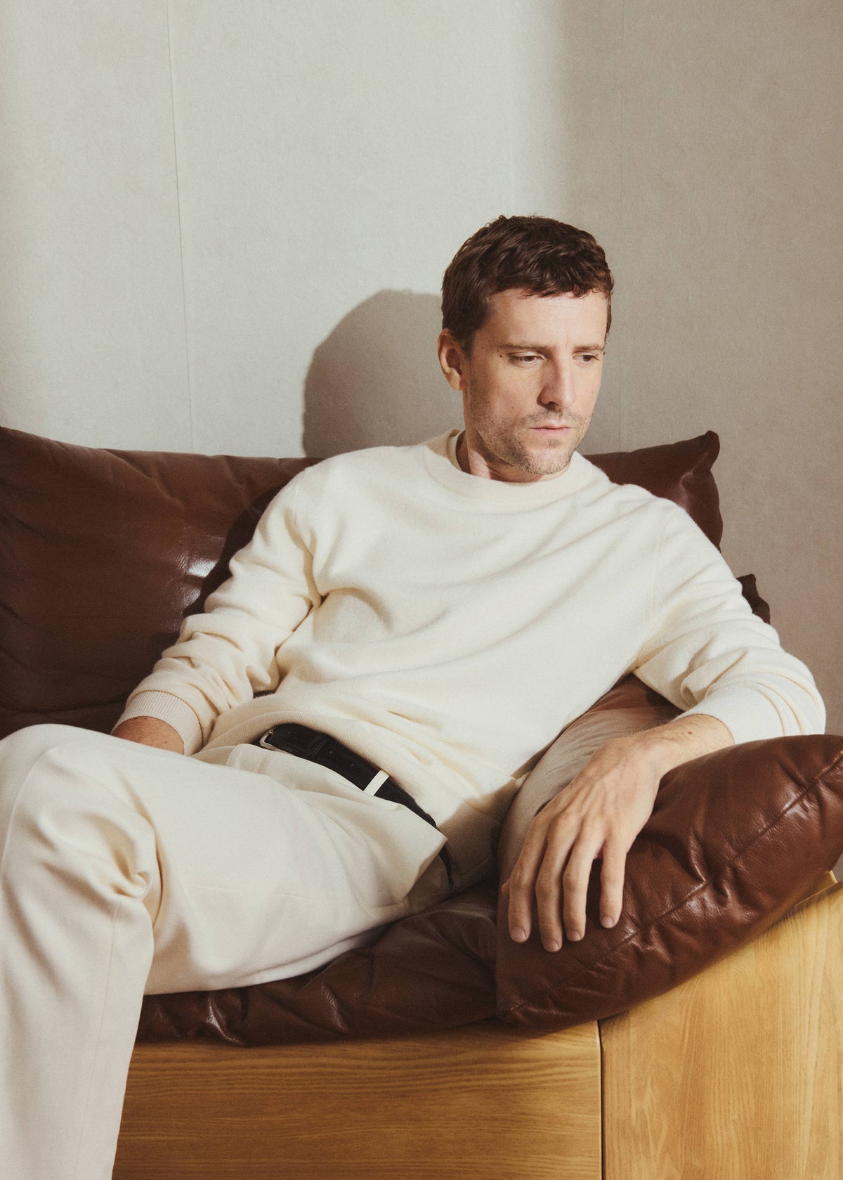 Pure Cashmere Crew Neck Jumper in Ivory White - view 06