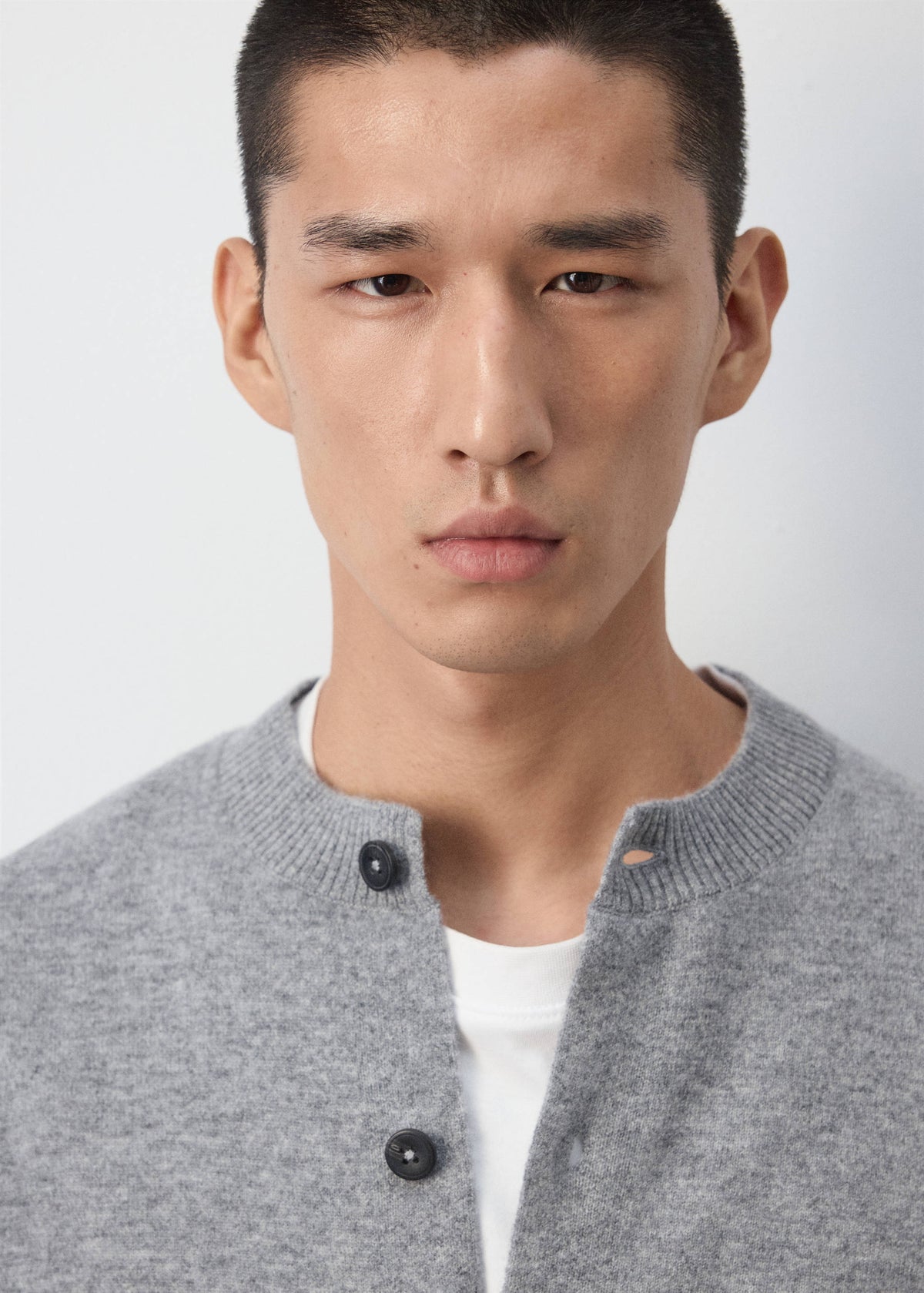 Pure Wool Fine Knit Cardigan in Medium Heather Grey - view 04