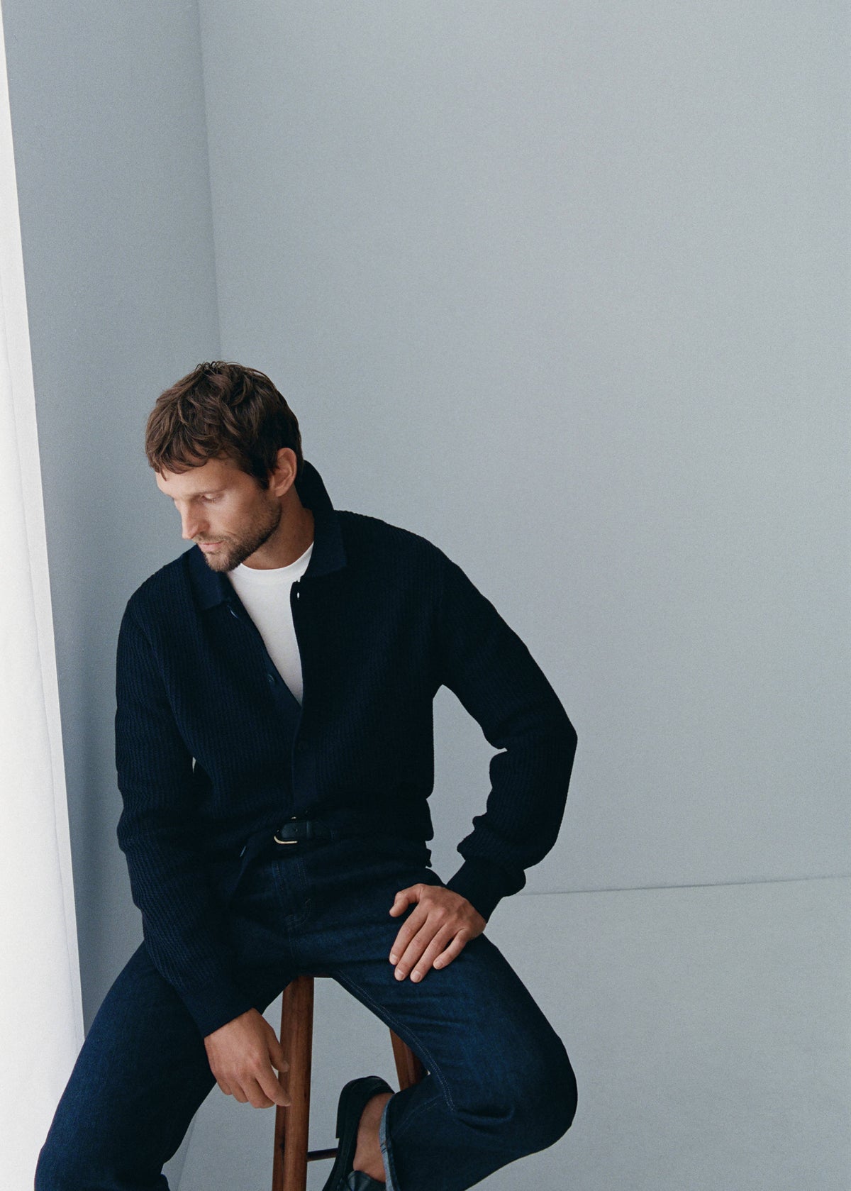 Ribbed Cotton Collared Cardigan in Navy - view 07